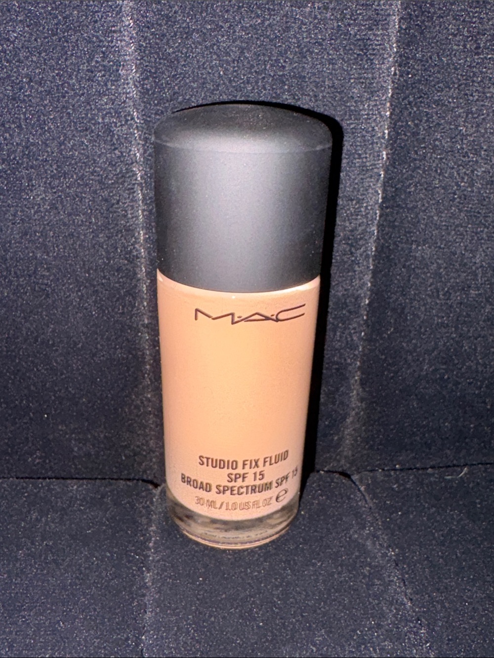 MAC Cosmetics Studio Fix Fluid Foundation - NW15 - Picture 10 of 12